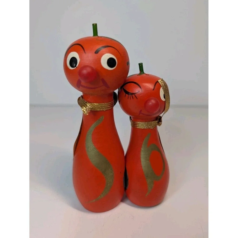 Anthropomorphic Salt Pepper Shakers Orange Wood Magnetic Vintage 1950-60s Japan